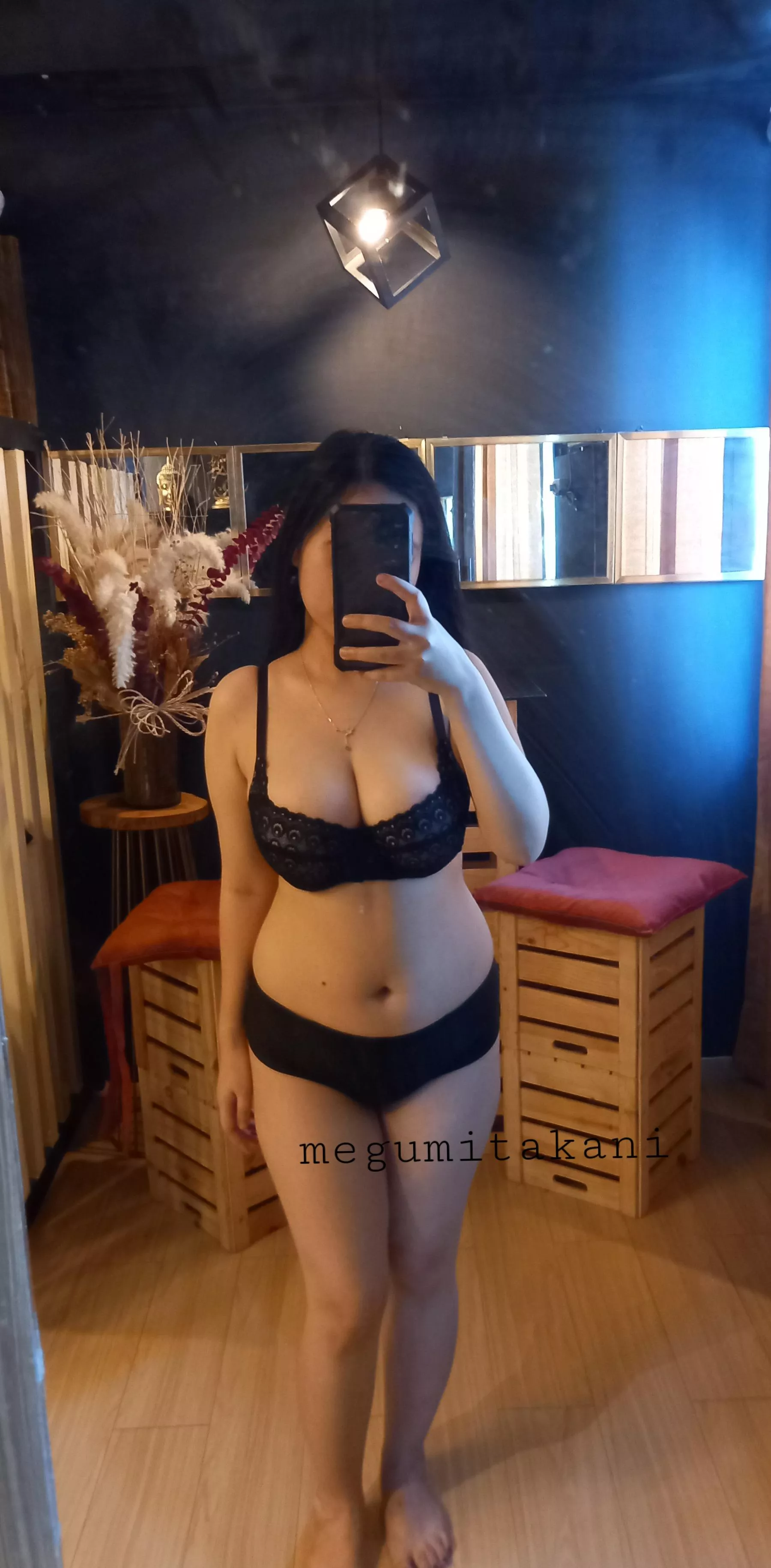 👀 [F]