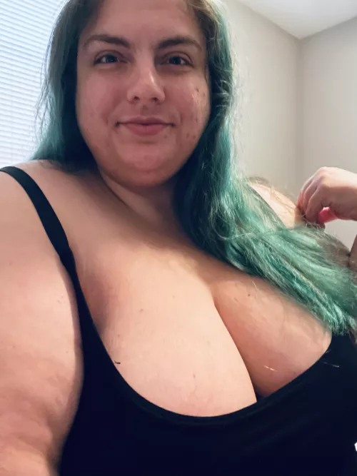 Feeling my mermaid fantasy with this hair color 😍 what do you think?