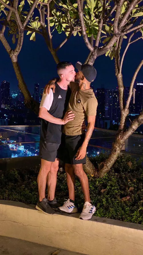 Good evening, Asia 🌚 Good morning, America ☀️ What time are you reading this?