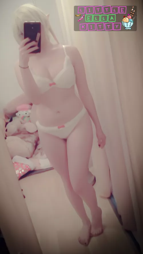 [OC][F] Santas little helper - can I be your present this year?