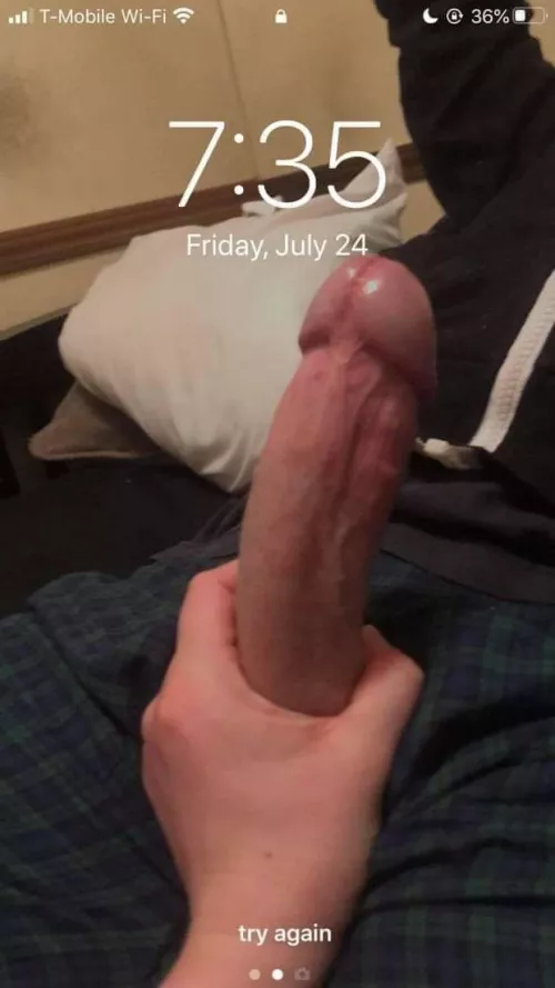 rate my boyfriend's dick 😘 it's been my screensaver this whole time