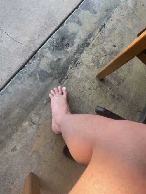 Yummy toes 😘