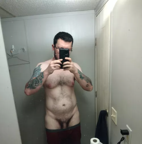 31 USA virgin and shy. Need someone to teach me things but be sweet at the same time.