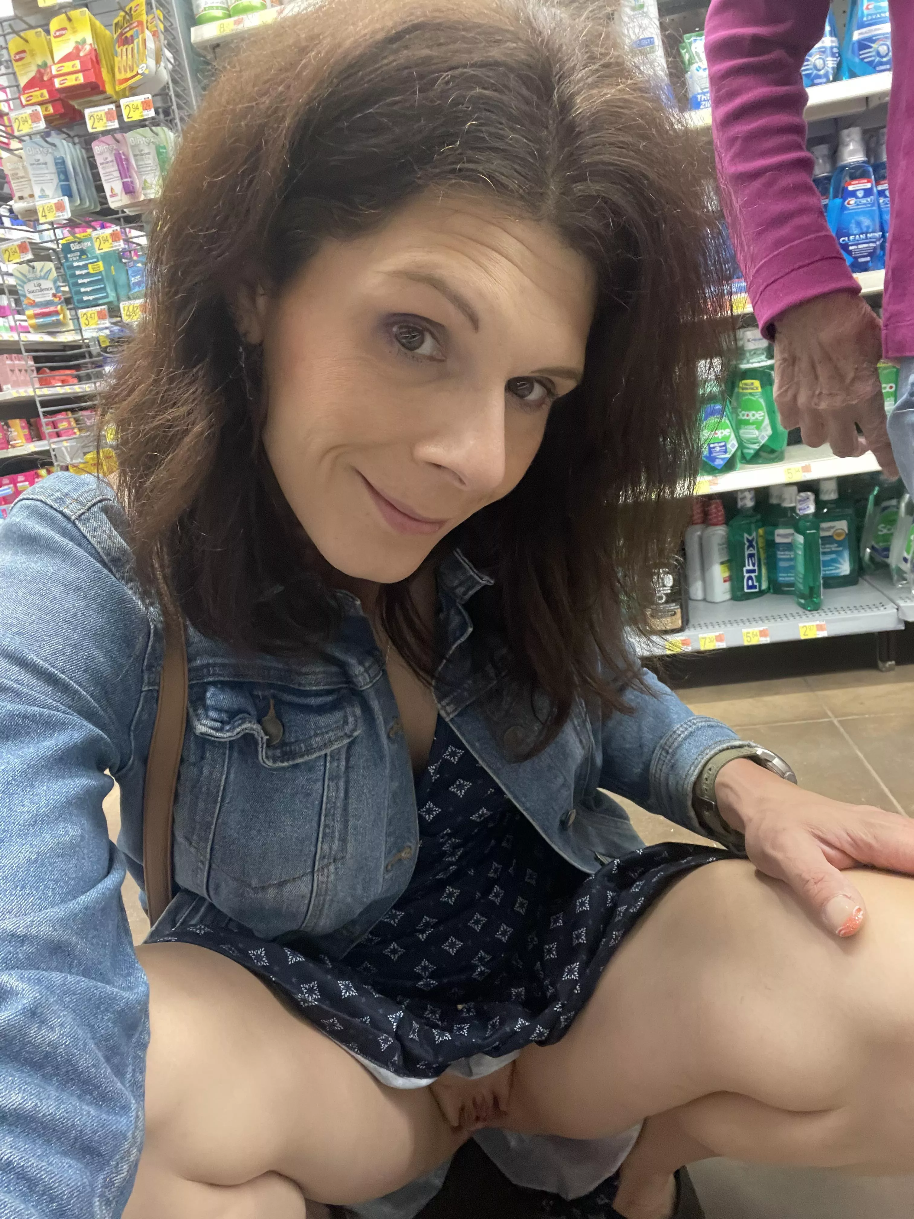 A hand under my dress other then my mom’s hahaha…would be much appreciated (40)[F]