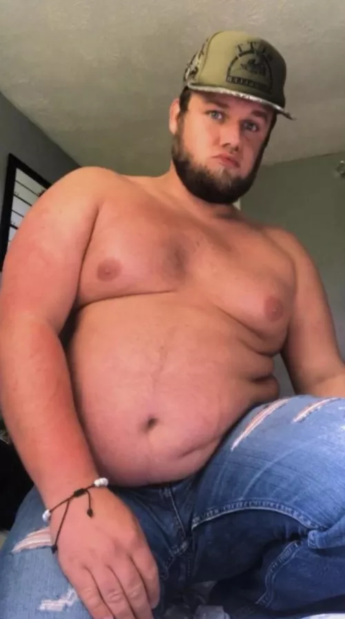 anybody wanna k i k and compare bodies or body parts haha? i like big guys and smaller guys so hit me up for my username! i’m 29 265lbs and 5”10