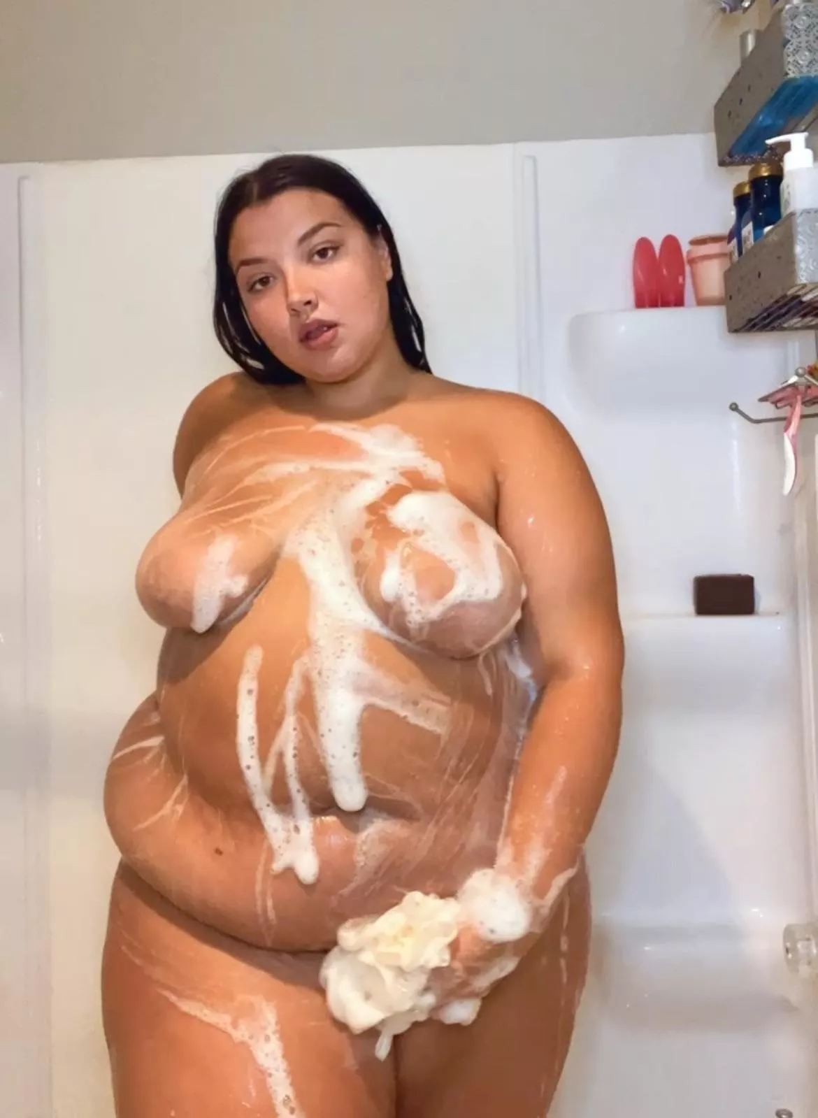 come shower with me 🫧💗
