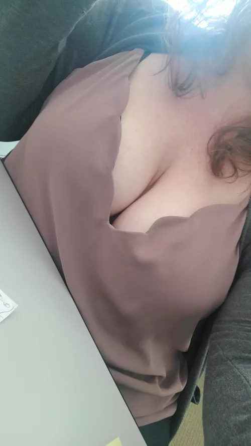 Feel like people visit my office more on days I wear this...I wonder why 😋