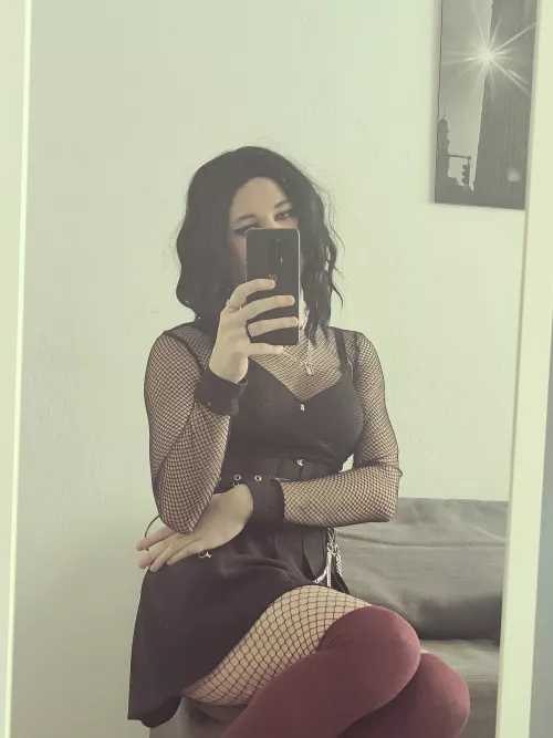 Fishnets are cool 😎