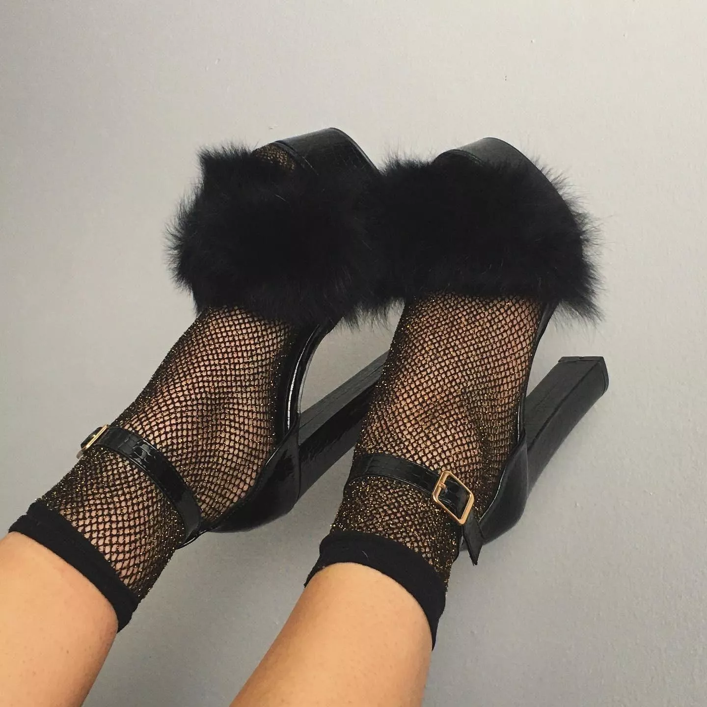 Heels of the day 🖤