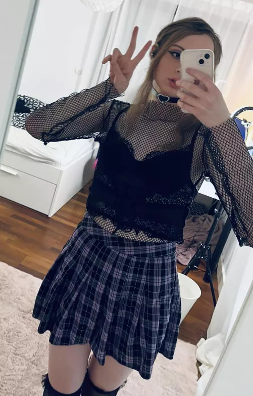 hi <3,Can i be your egirl gf?? 💕💕💕