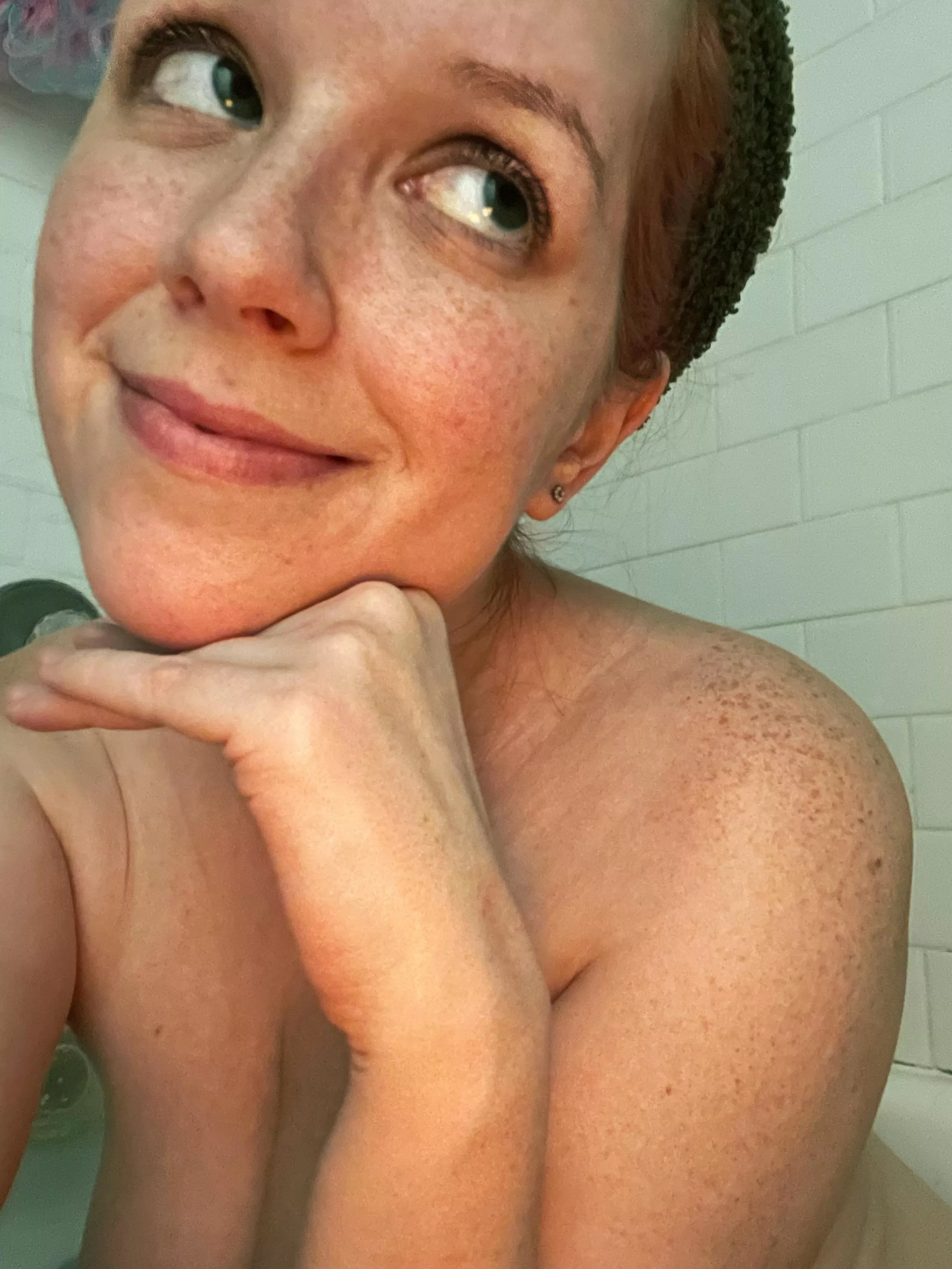 Hope the no makeup look is still sexy 🙈