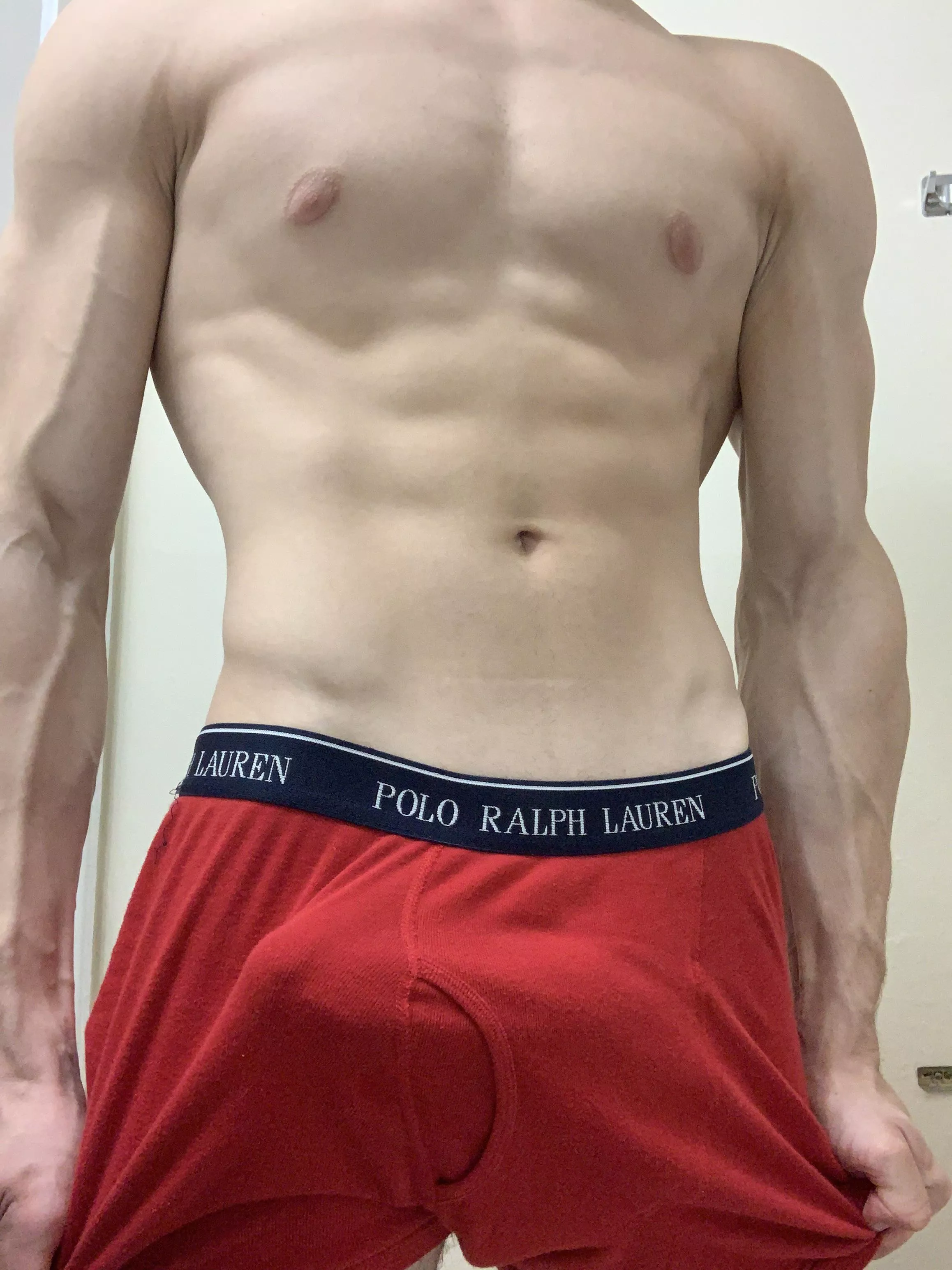 i know you wish you can press your face against my bulge