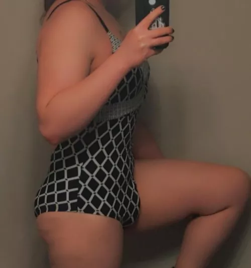 i think i classify as a 'mommy' with this pic lol :P