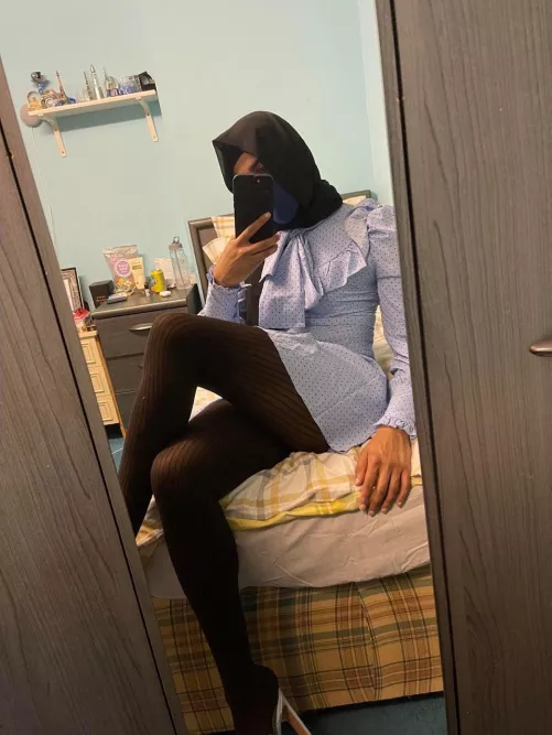 I wear girl clothes bc I look better in them💅