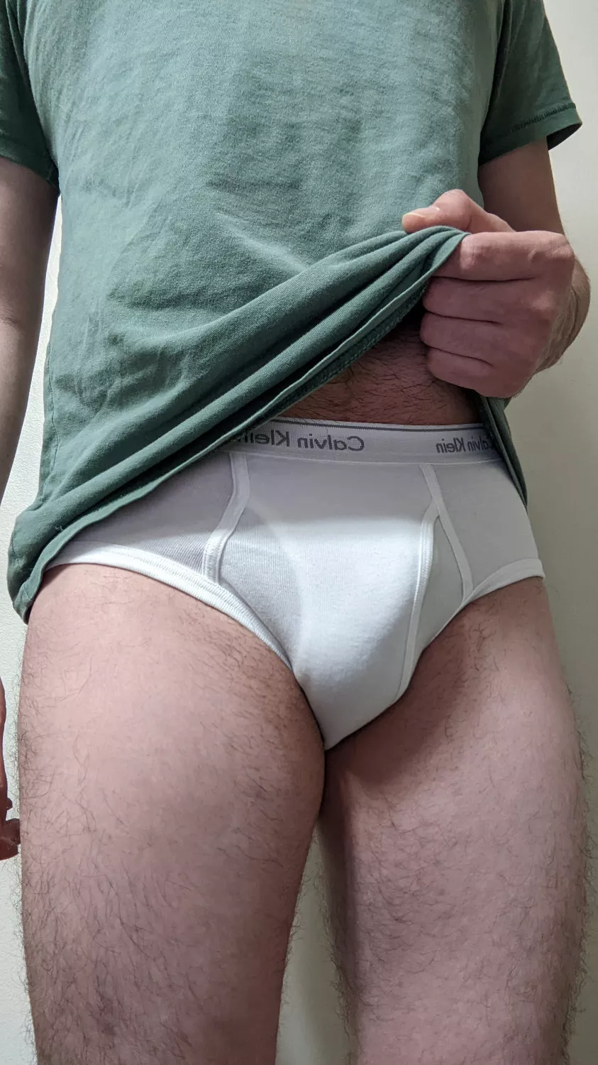 More guys should wear white briefs