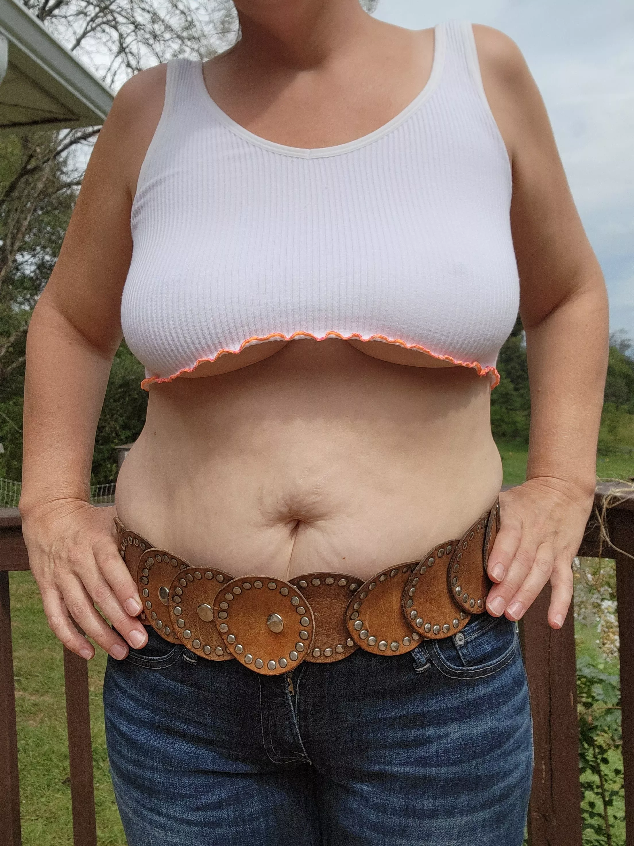 Muffin top and underboob are two of my favorite things! 😜