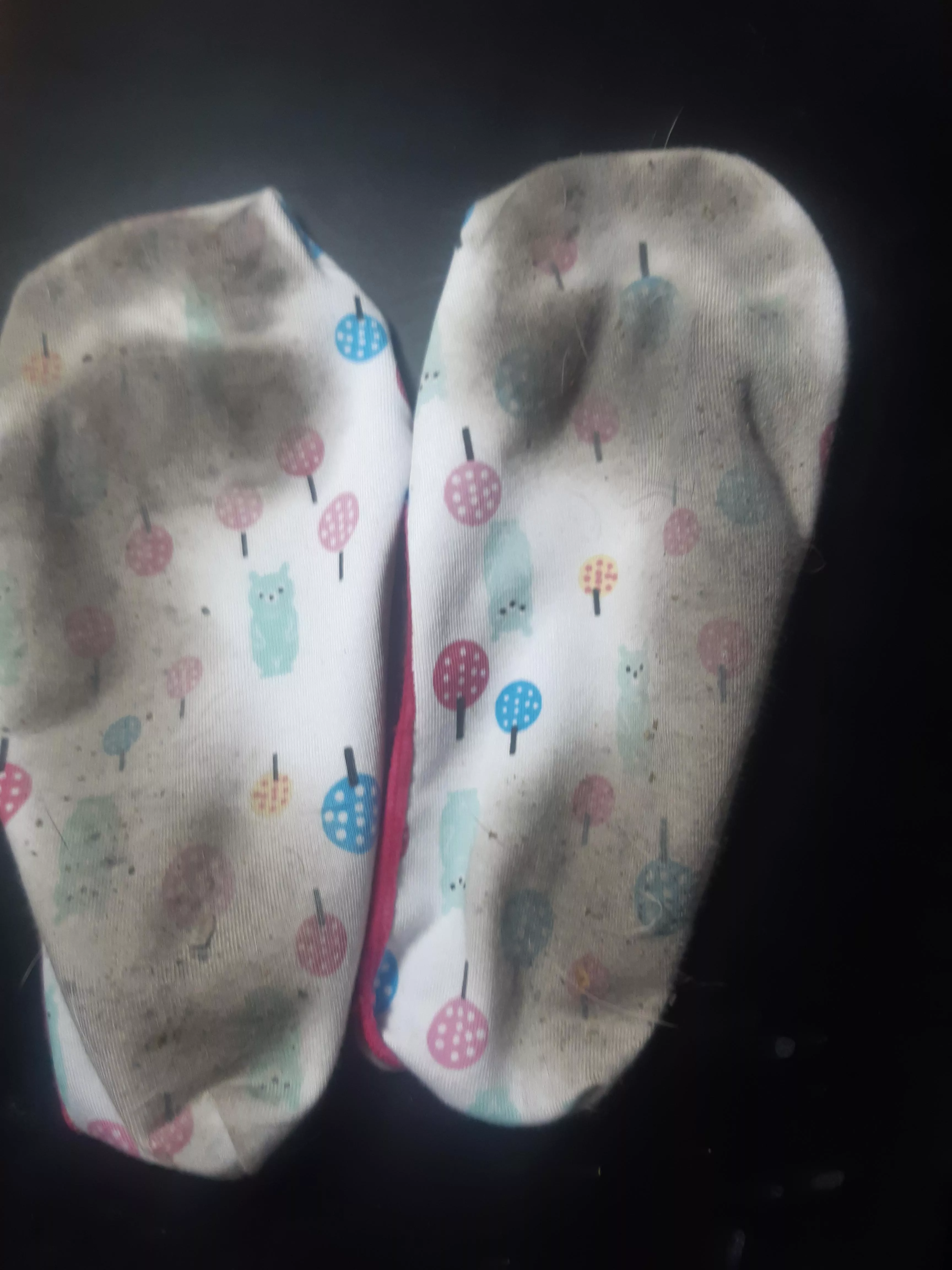 [selling] someone come get em before they crawl away 🤪🙈🧦