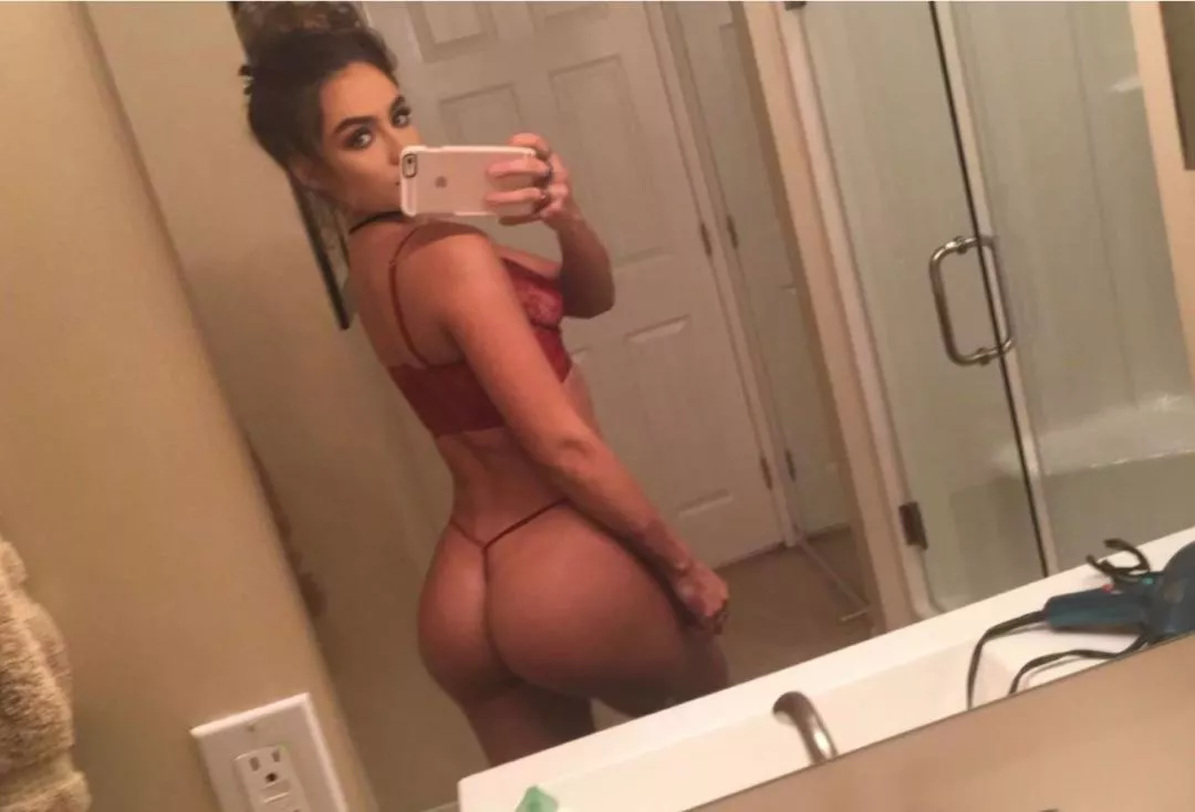 Slutty trophy