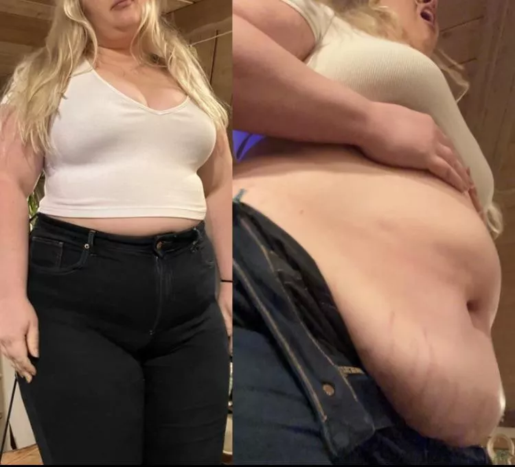 Typical before-and-after-a-buffet comparison. She always gets dressed all nice and then ends up a complete overfed blob moaning in pain. But that’s part of the fun 🤪 Typical before-and-after-a-buffet comparison. She always gets dressed all nice and then ends up a complete overfed blob moaning in pain. But that’s part of the fun 🤪