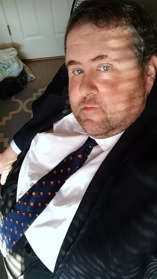 [41] m from NJ, anyone want a guy in a suit and more, dm and we talk