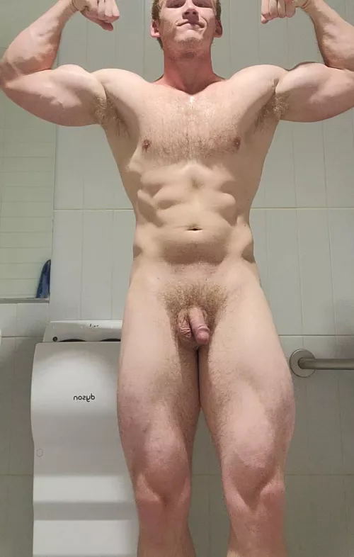 happy flex Friday 💪🏽