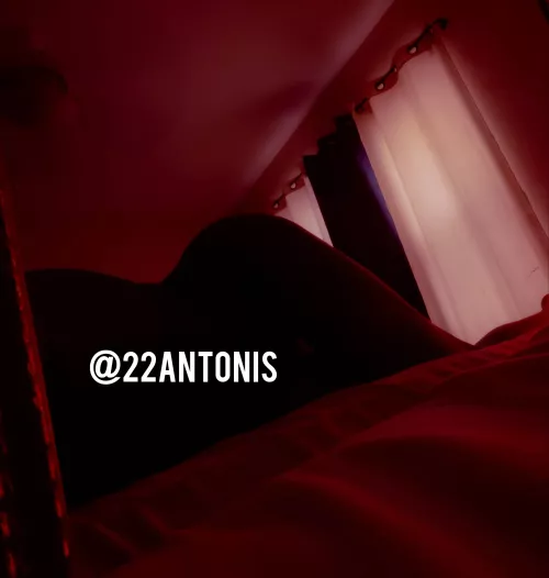 Let's Play in the Dark a Lil 🌚🌇