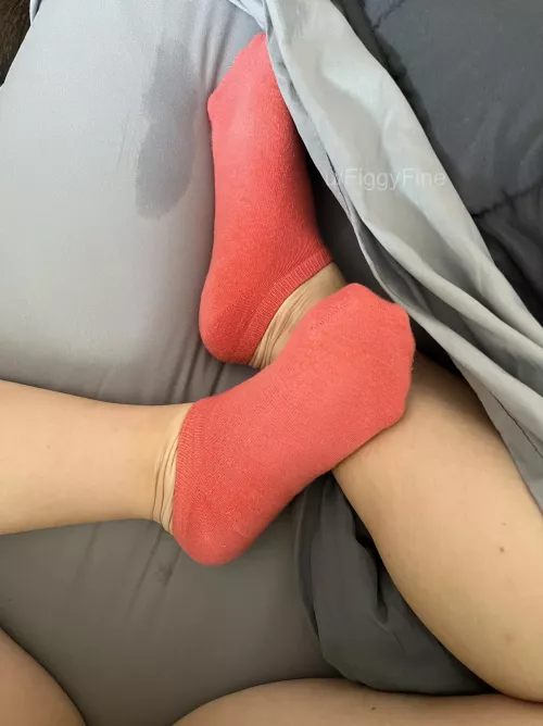 So sweaty they soak the sheets [F] 🥵