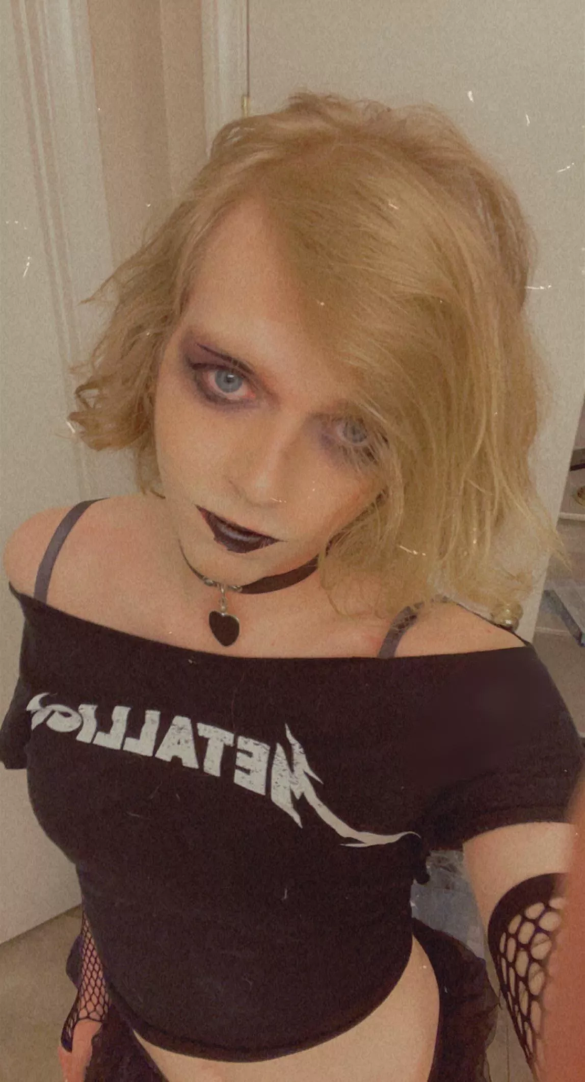 Time for your daily dose of gothboi… 💜🖤