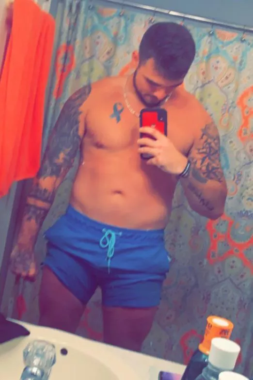 Who wants to take my shorts off 😅
