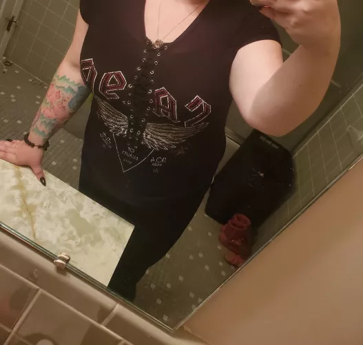 wish someone would chat and jerk pretending they know/fuck her