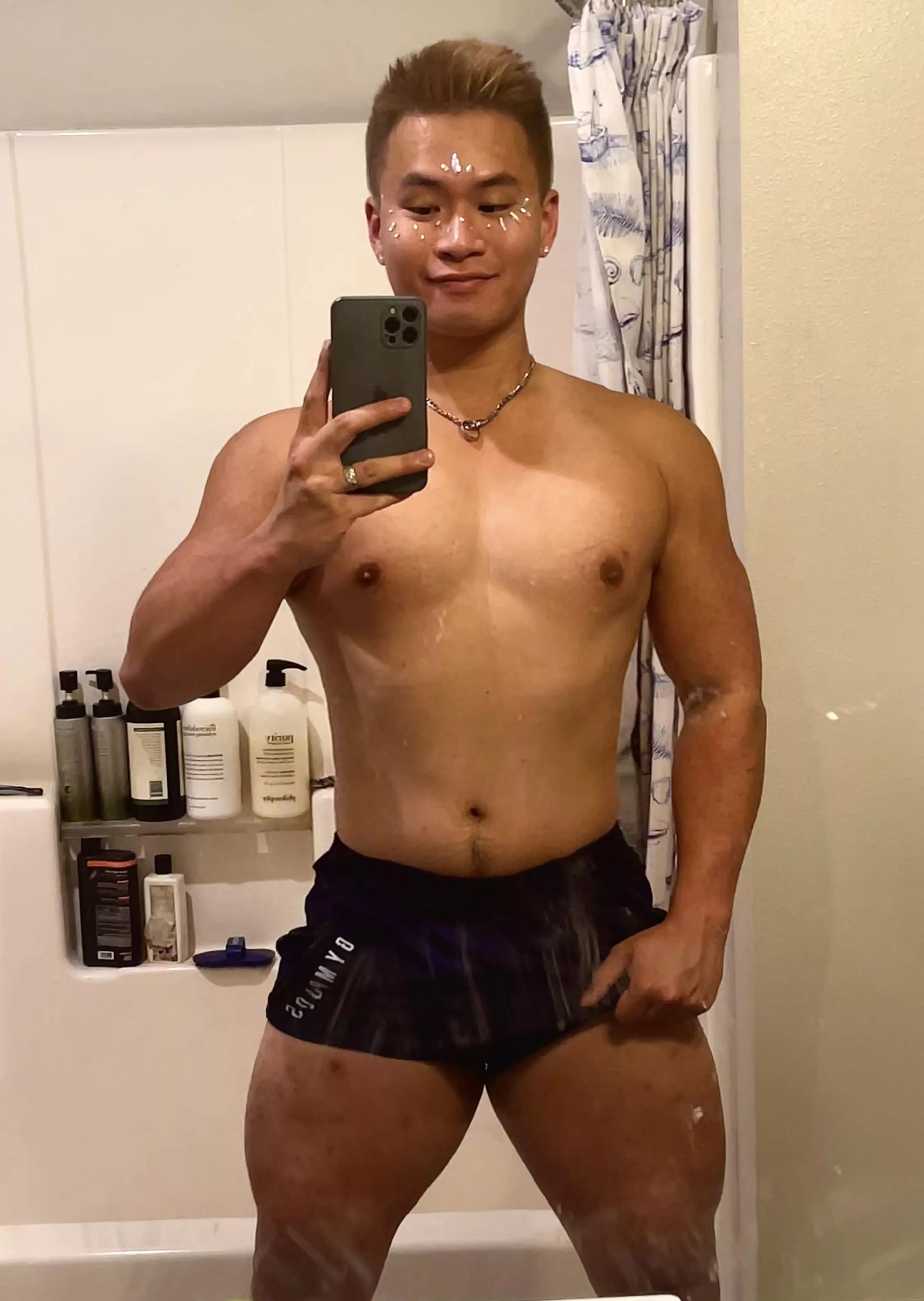 Friendly reminder that we all have both masculine and feminine traits. Don’t fit into those tiny boxes so the heteronormative society could categorize you so comfortably, do you, be you, disregard the rest. Friendly reminder that we all have both masculine and feminine traits. Don’t fit into those tiny boxes so the heteronormative society could categorize you so comfortably, do you, be you, disregard the rest.