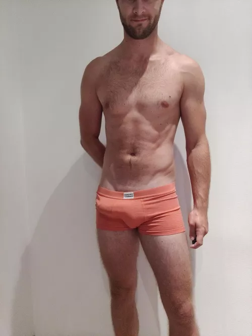 hope you can appreciate a tipsy bulge😘