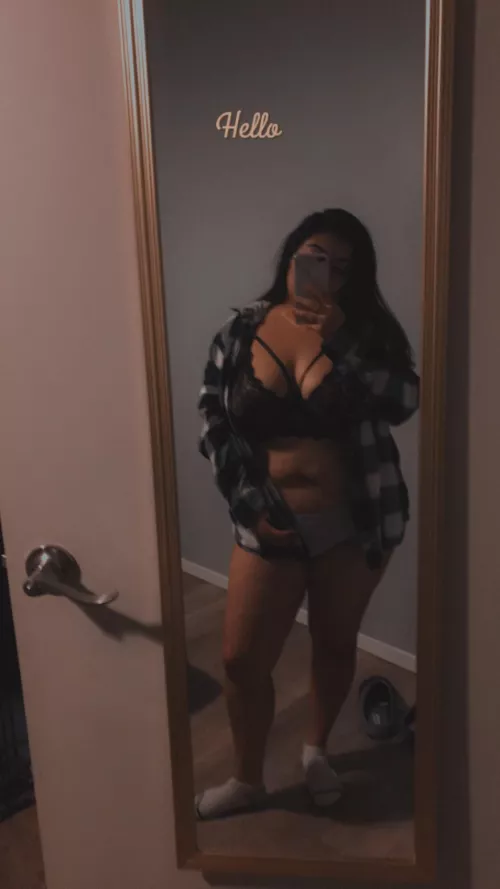 I love button ups 🤭