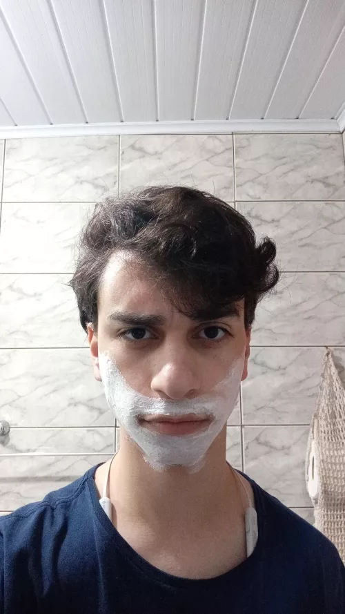 trynna have some fun while shaving my teenager beard