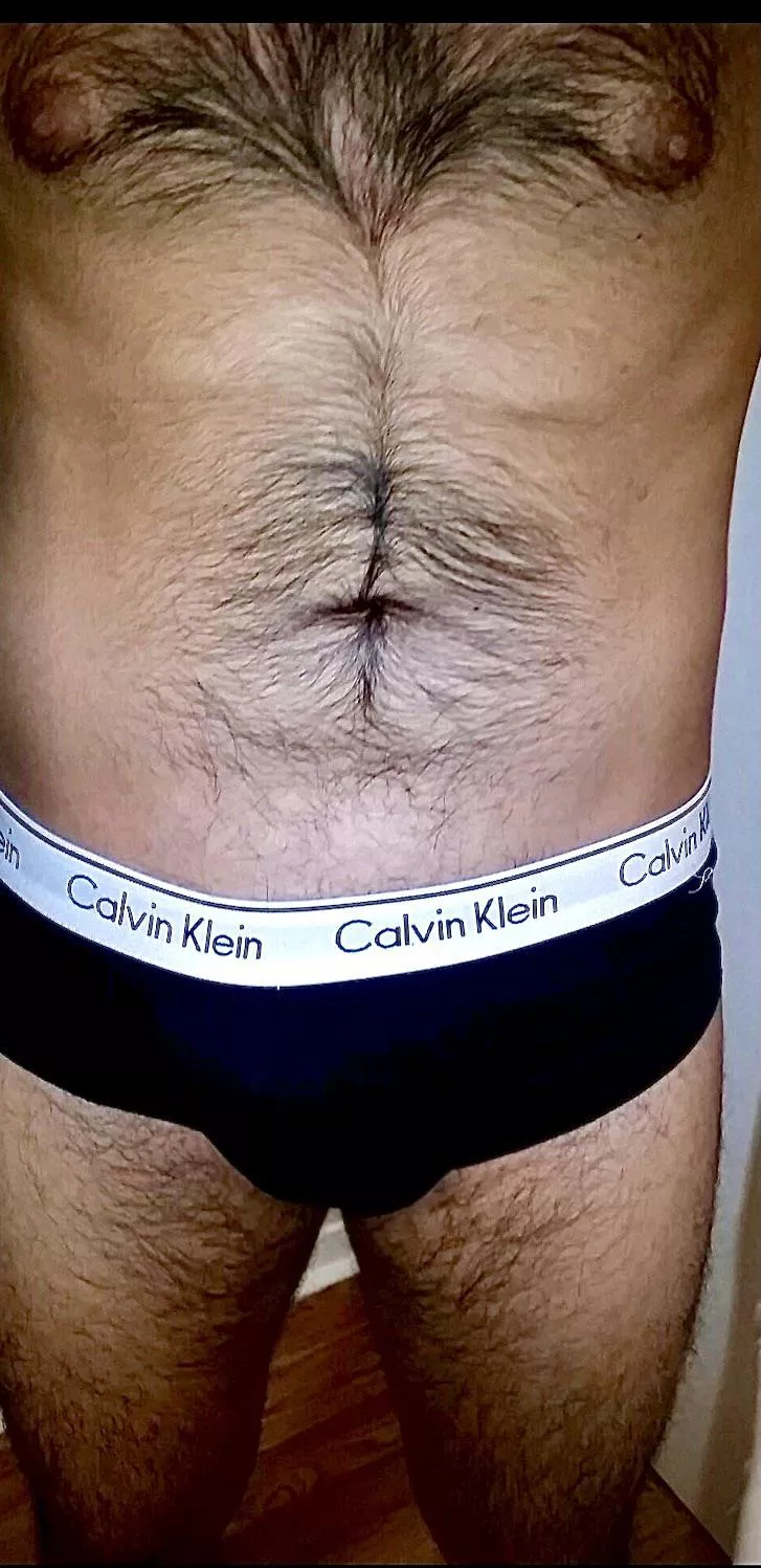 Who here also hated their body hair growing up and shaved it any time they could? Now we have men worshiping our bodies π Who here also hated their body hair growing up and shaved it any time they could? Now we have men worshiping our bodies π