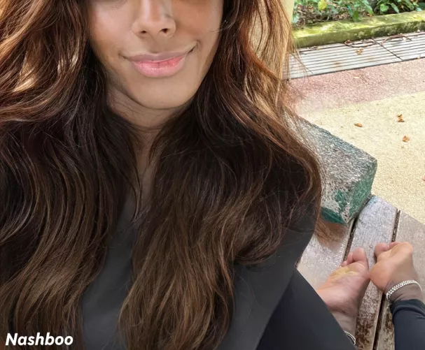 Will come sit with me and play with my feet? 🥺