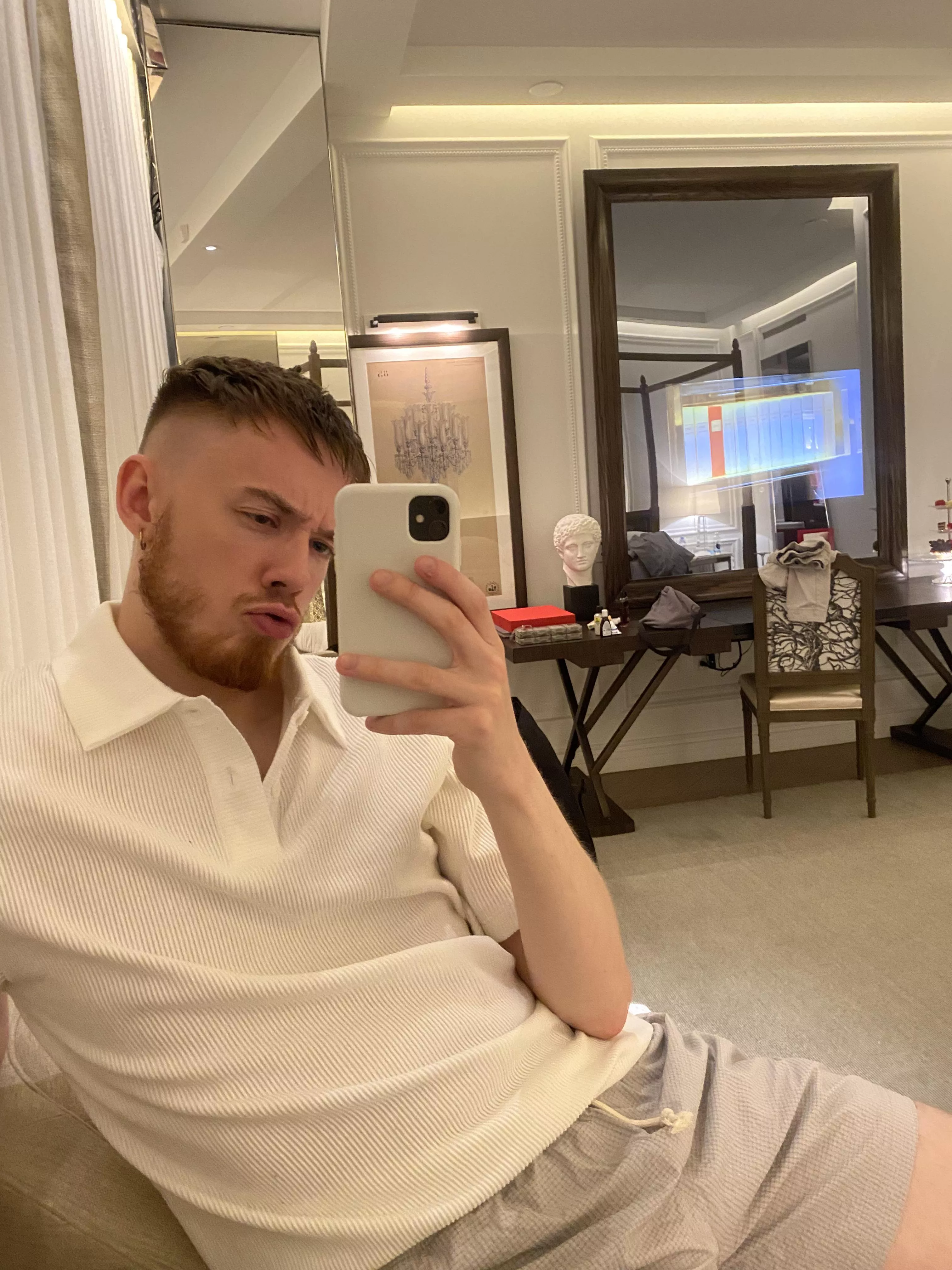👋