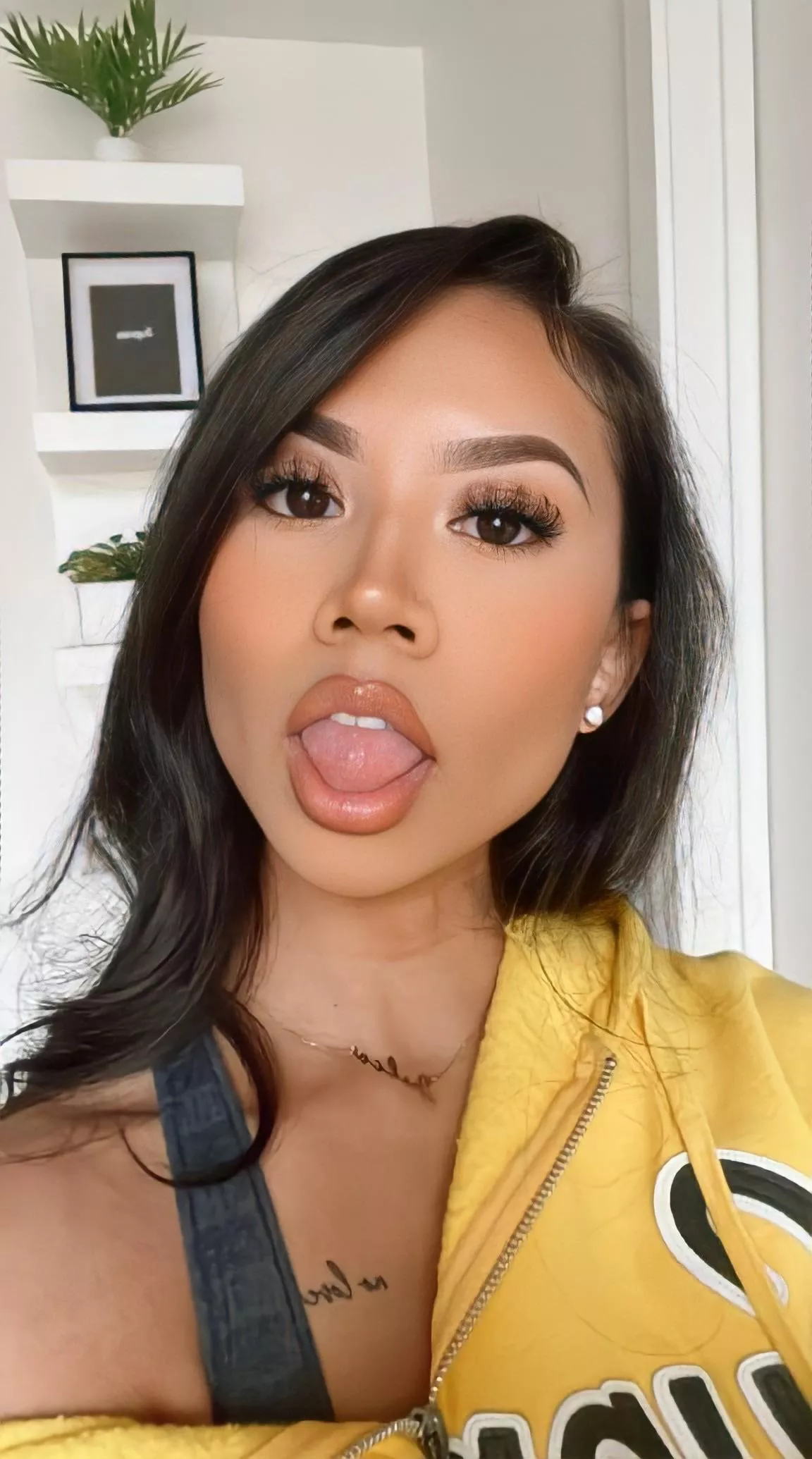 👅