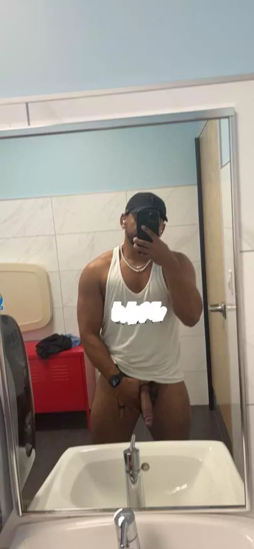 [26] m USA top looking for older bottoms for chat or trade be my age or older add me jeremydejesus96