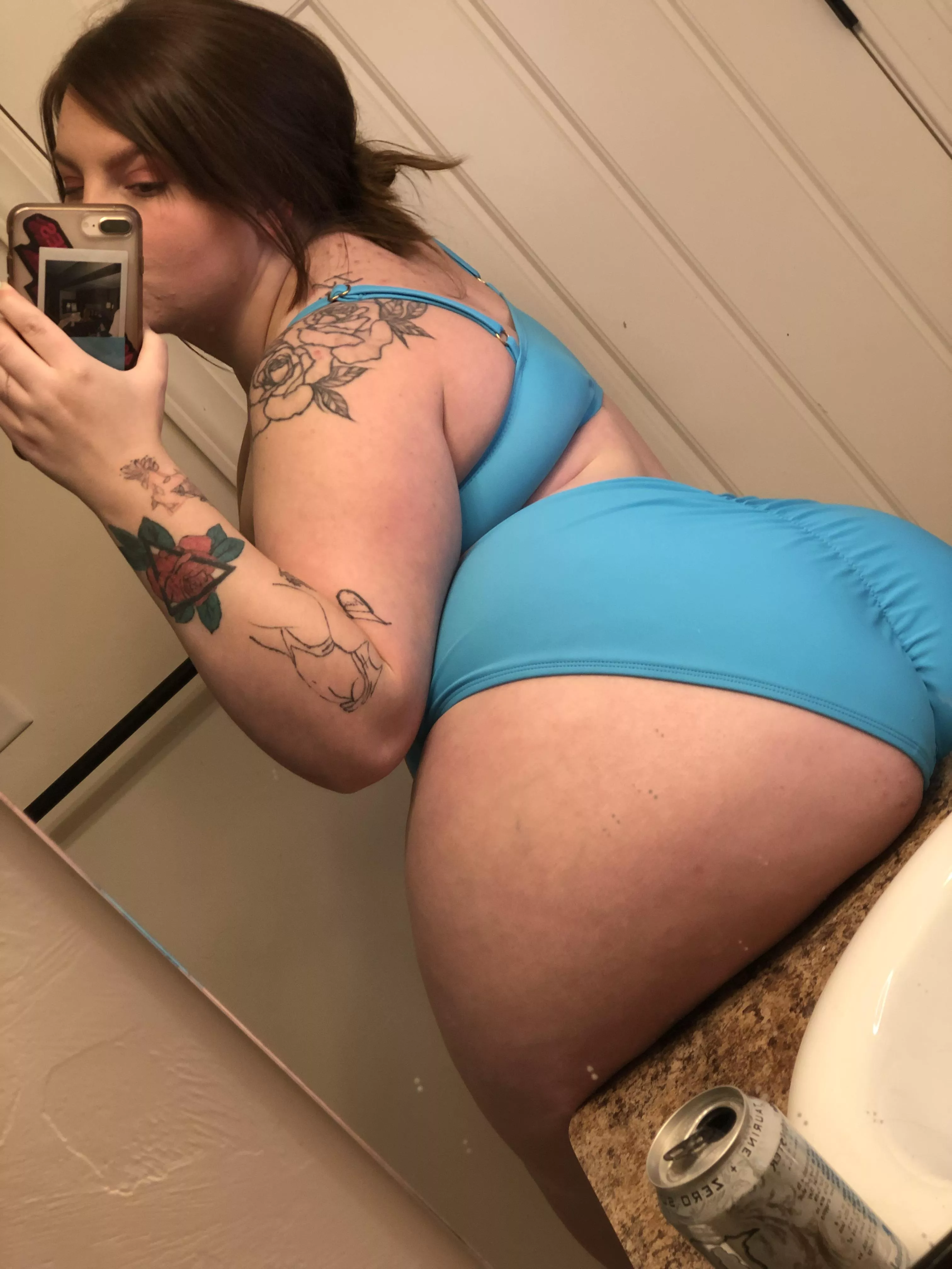 Accepting applications for a new feeder..must love messy girls 🥰🥰