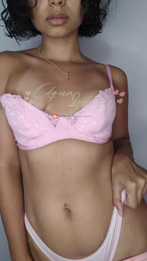 Do you like my crucifix?💖