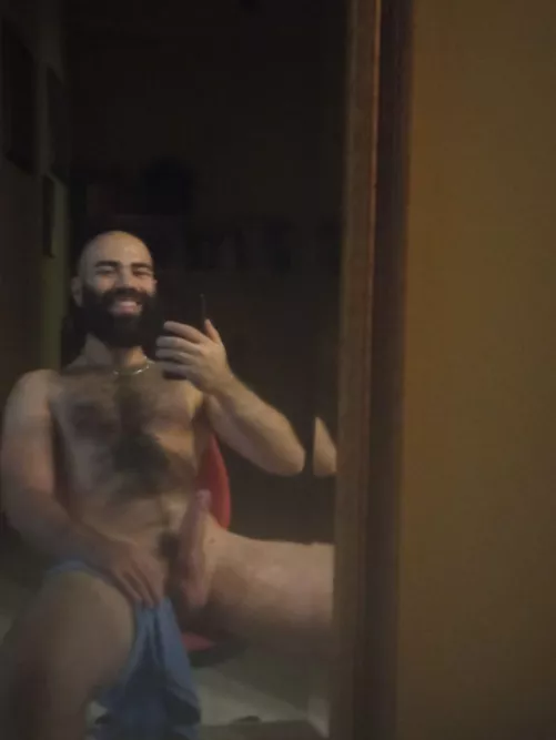 Here I add; I shot this to post here cause I don’t know for how long I’ll keep my beard. Enjoy. Original title: Work is doing ok, health is good, life seems to get better and better… You know what isn’t good lately??? A little tip… it’s not m