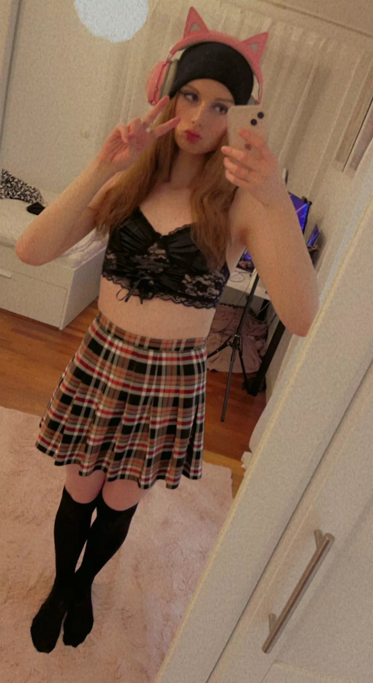 I’ll be playing video games and you’ll lay your head on my thighs 💖 How does that sound? 🥺
