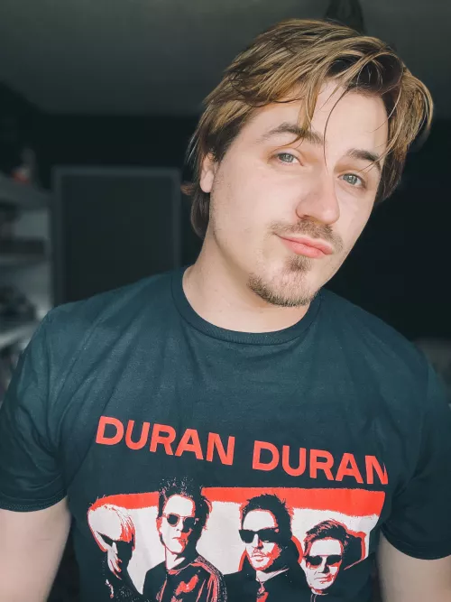 So high key a simp for daddy Dracula from Castlevania now 🧛‍♂️