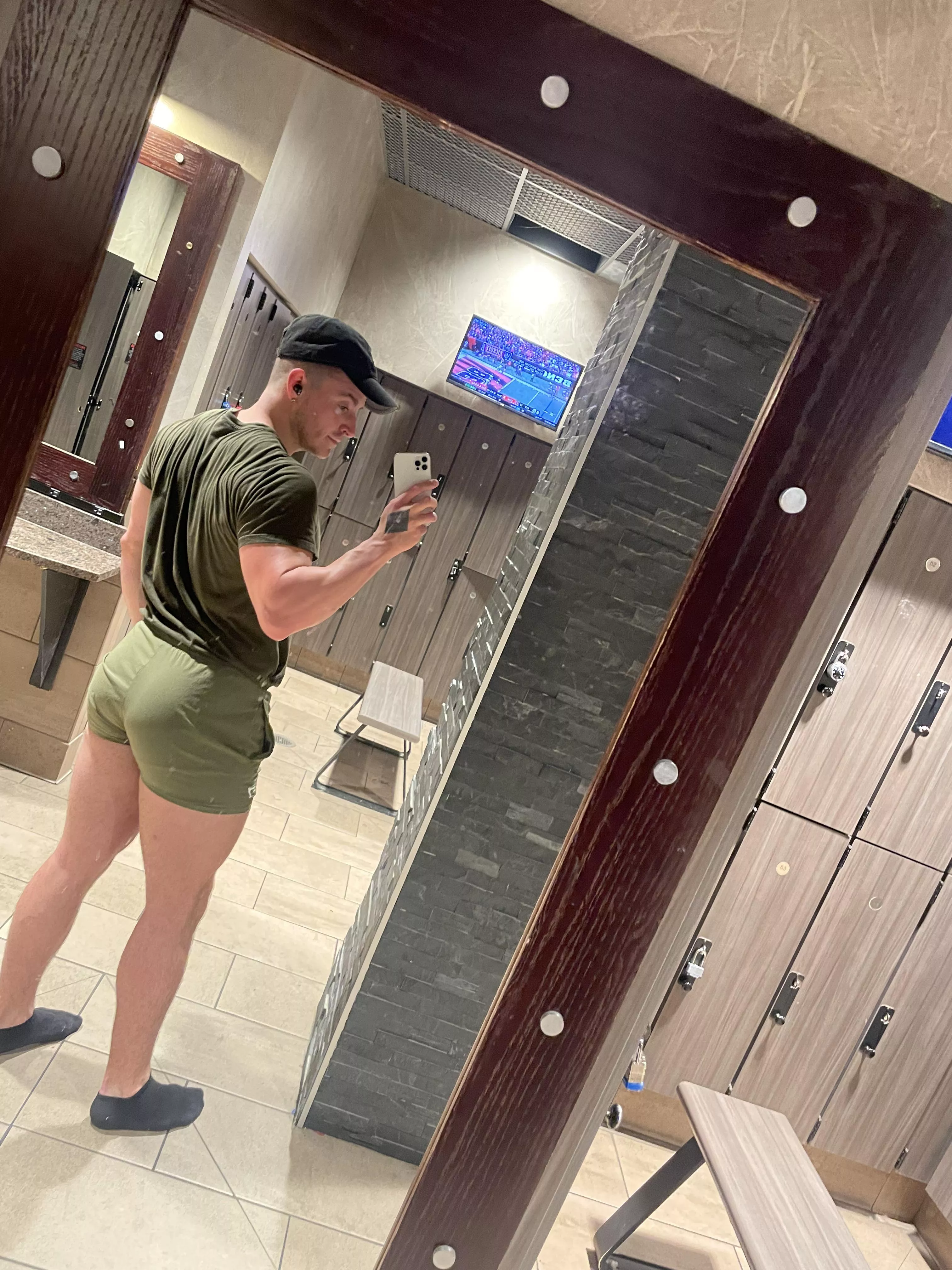 Some SFW butt from todays leg day 😘