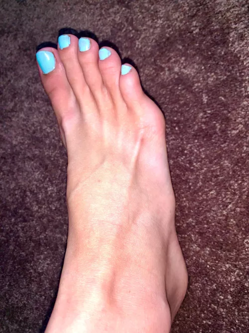 Ugh just suck my pretty blue toes 😈💙