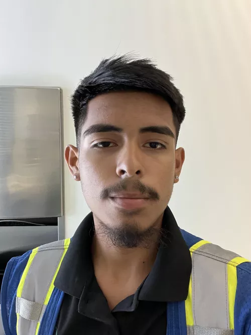 Who wants my electrician meat😅