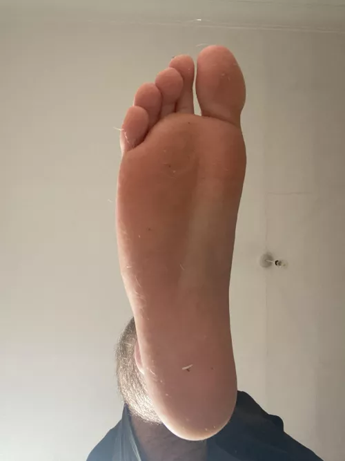 Who wants to clean my dirty feet ?
