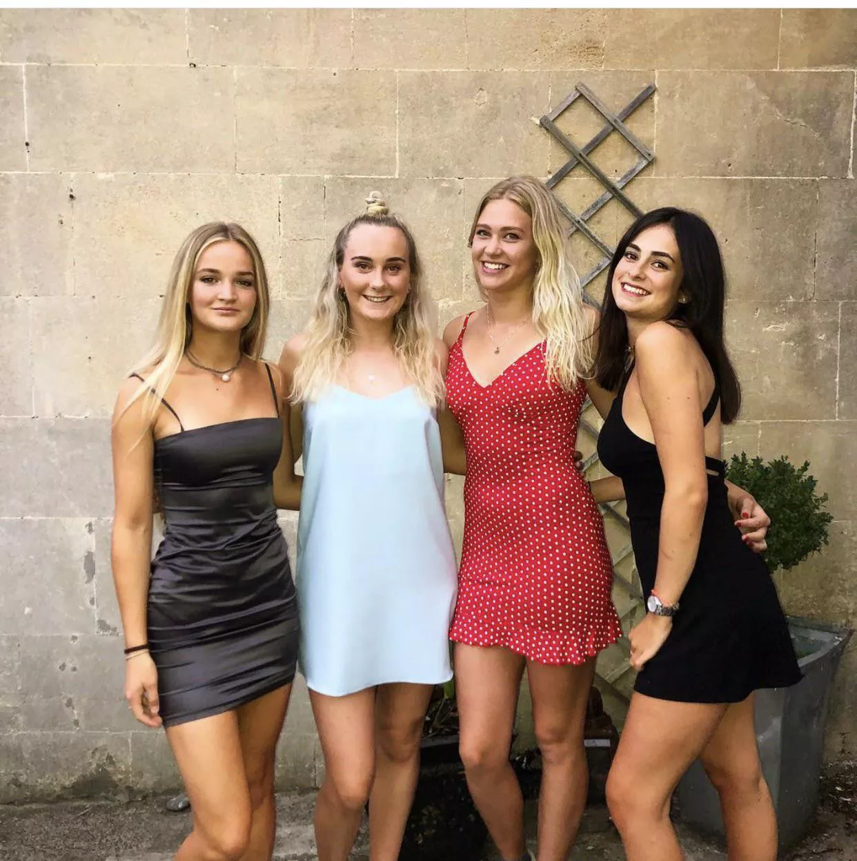 Dresses [4]