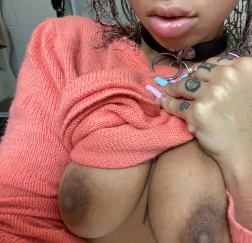 Got this sweater from my daddy (and the collar too ofc) 💞